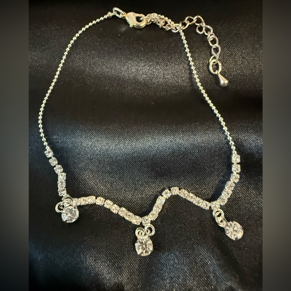 Elegant Silver Anklet with Crystal Accents